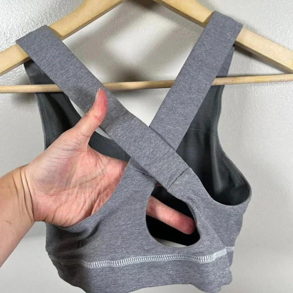 Lululemon All Sport Bra Size 2? Gray Athletic Active Workout Yoga Criss Cross - Picture 4 of 5